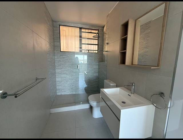 2 BEDROOM APARTMENT TO LET IN UMHLANGA CENTRAL